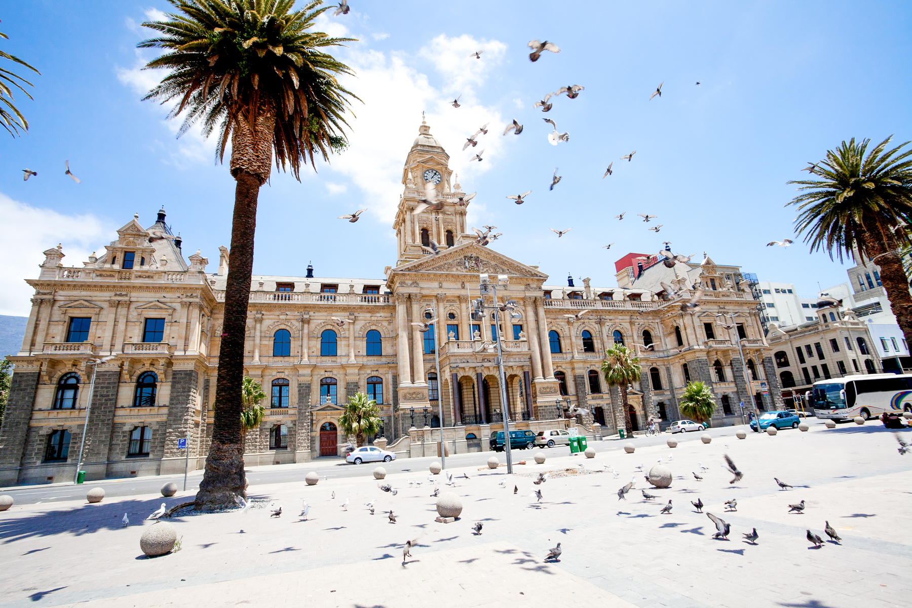 Exterior view of Cape Town's City Hall