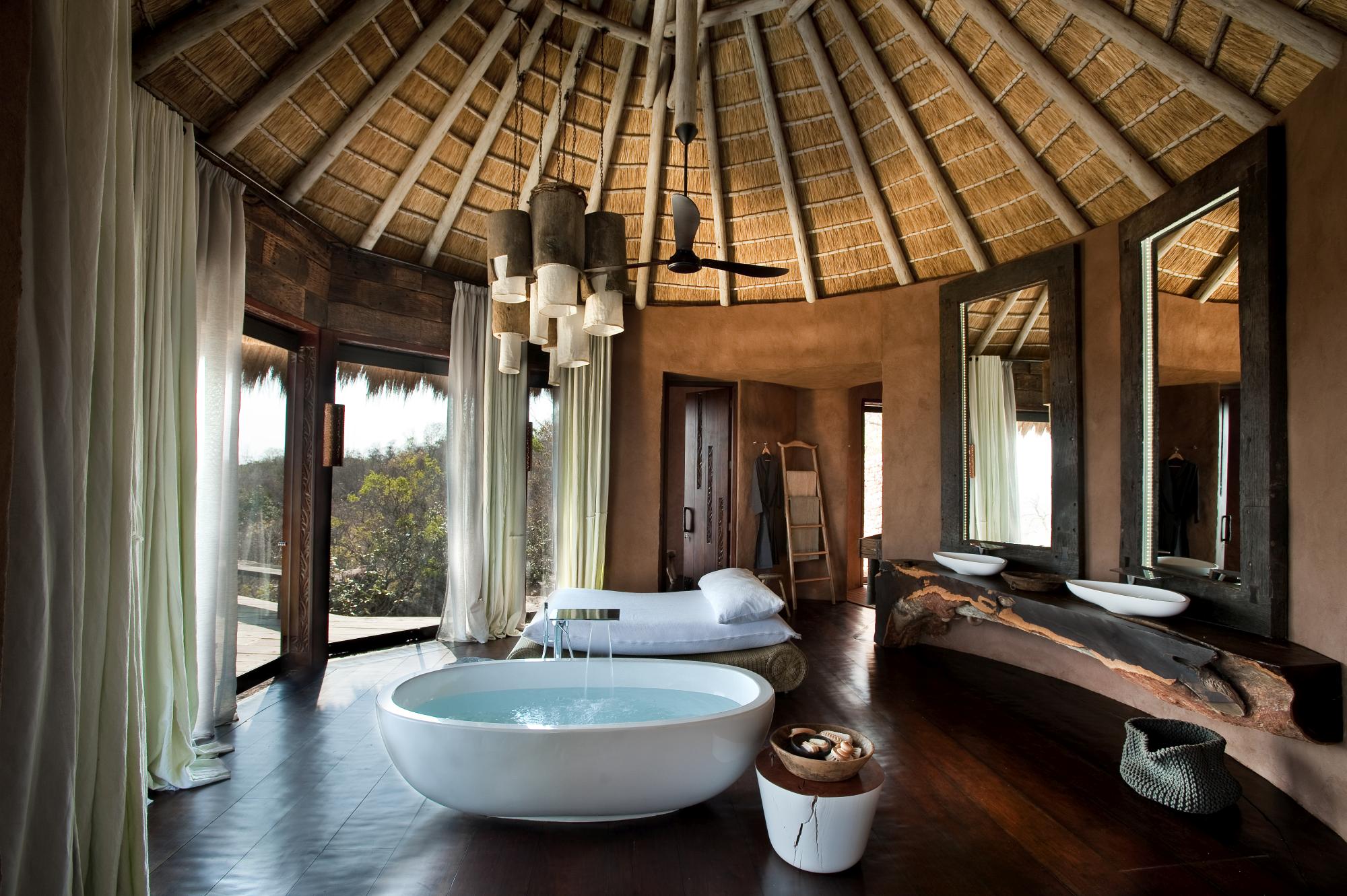 An ensuite bedroom in Leobo the Observatory, South Africa