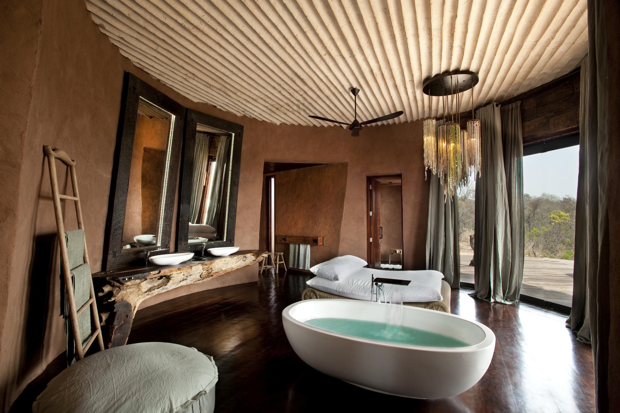 An ensuite bedroom in Leobo the Observatory, South Africa