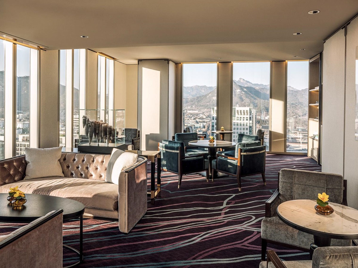 Guest suite lounge at Four Seasons Hotel Seoul
