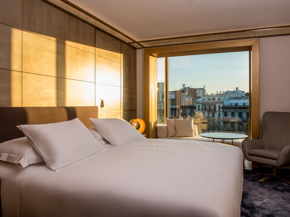 Guest room 9 at Almanac Barcelona hotel