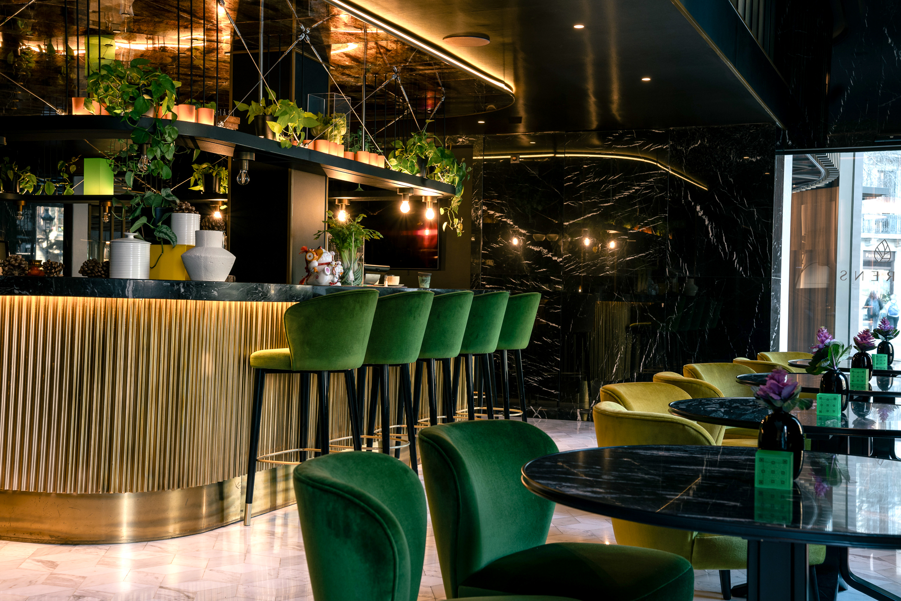 Virens Bar at the Almanac Barcelona hotel