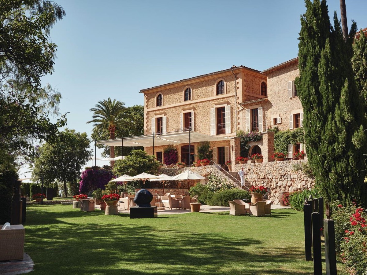 Exterior and grounds of Belmond La Residencia hotel in Mallorca