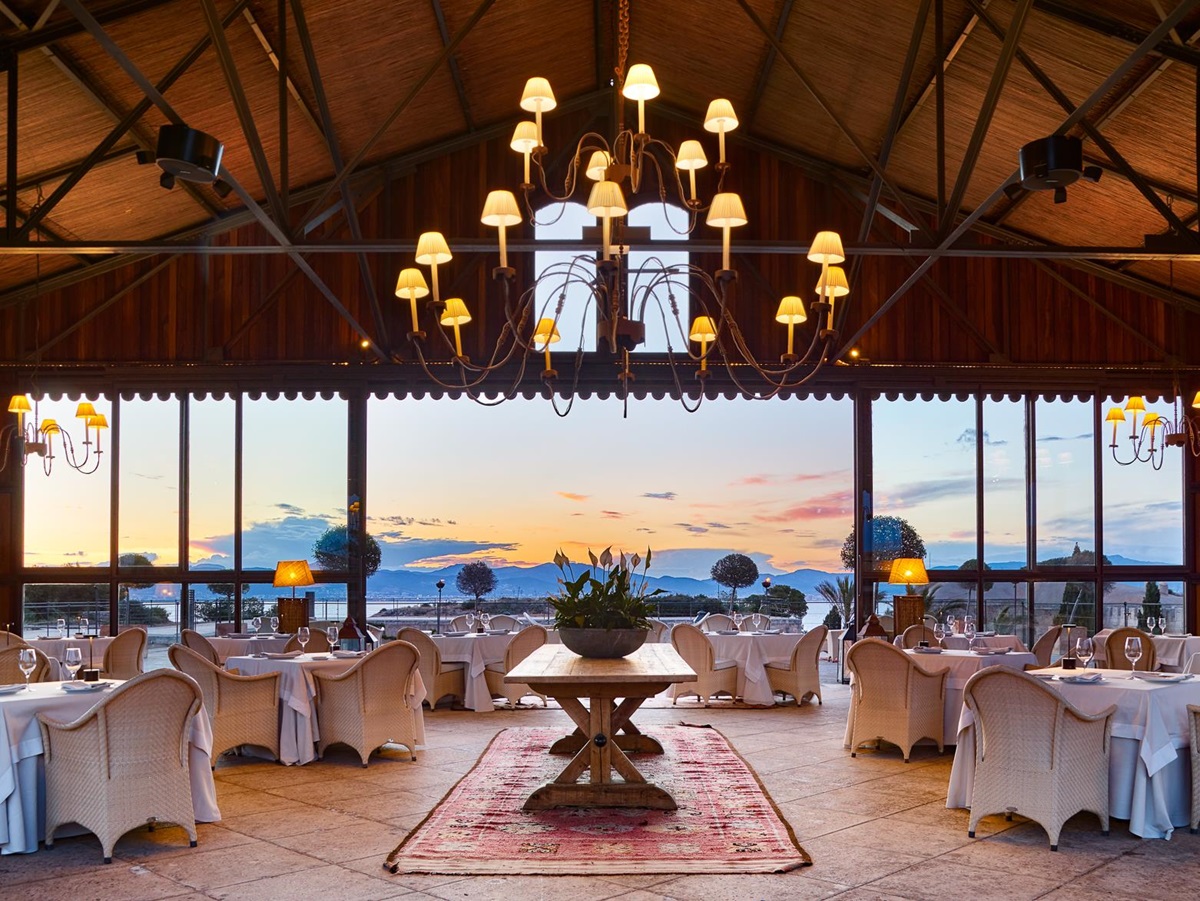 Restaurant with Mediterranean views at Cap Rocat in Mallorca