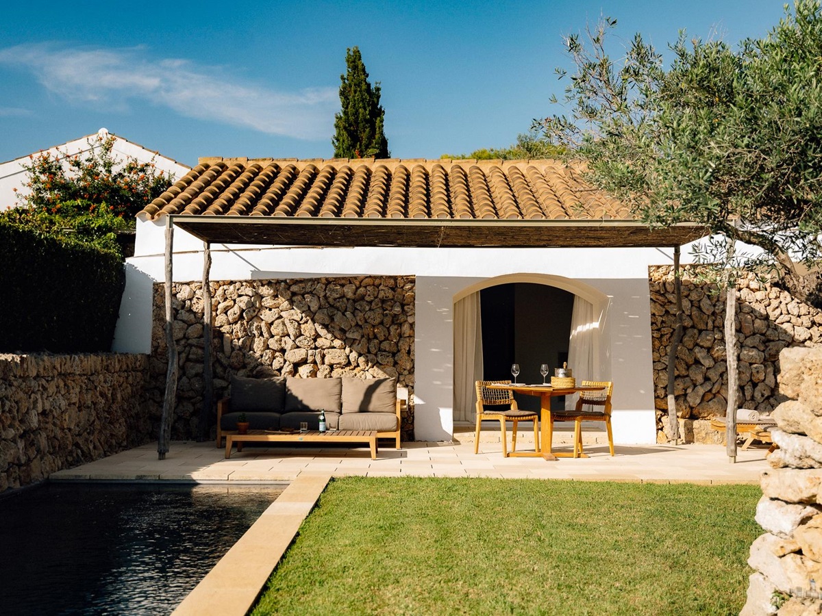 Exterior view of the Pool Cottage residence at Hotel Torralbenc in Menorca