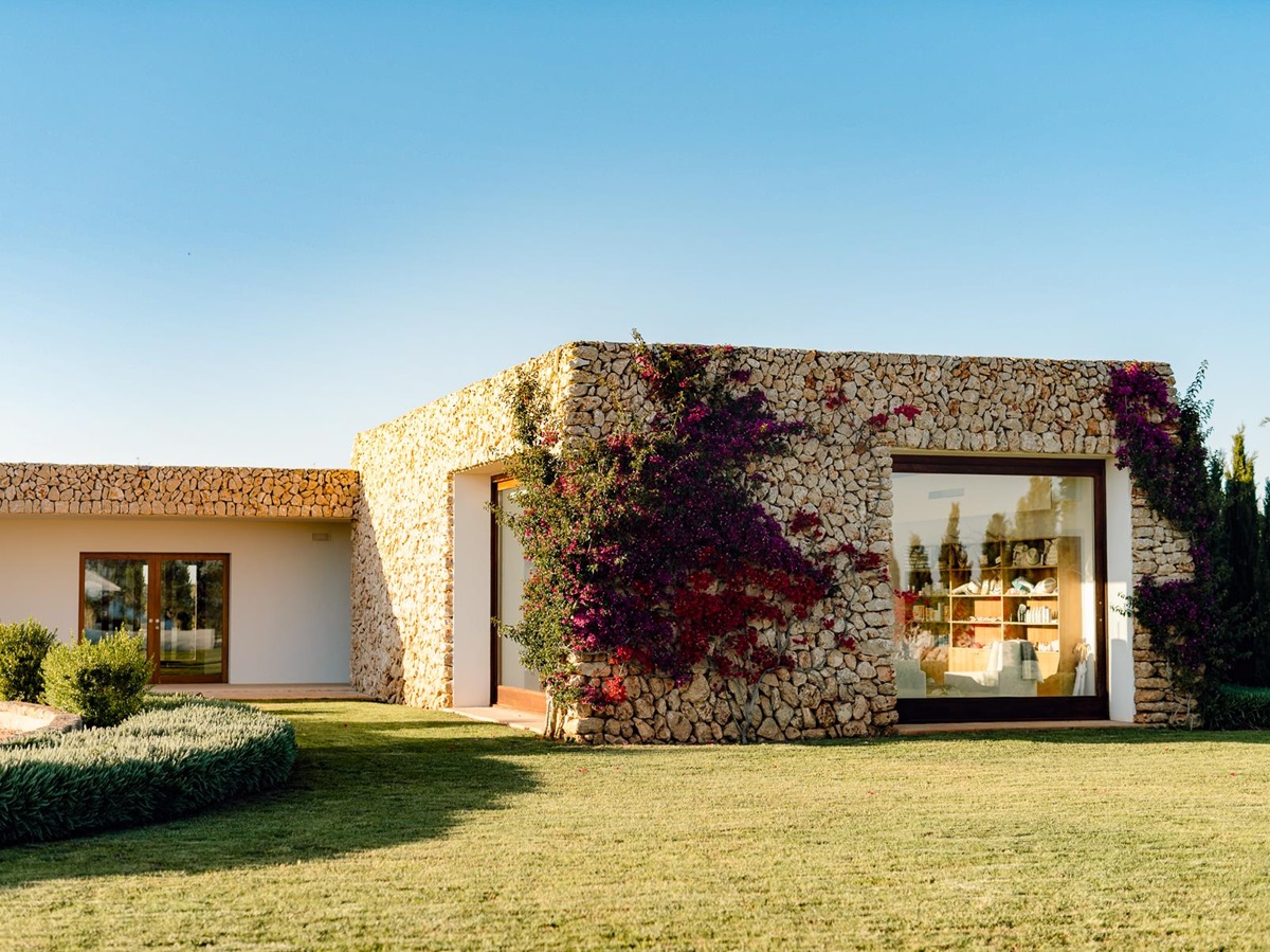 Exterior view of the wellness building at Hotel Torralbenc in Menorca