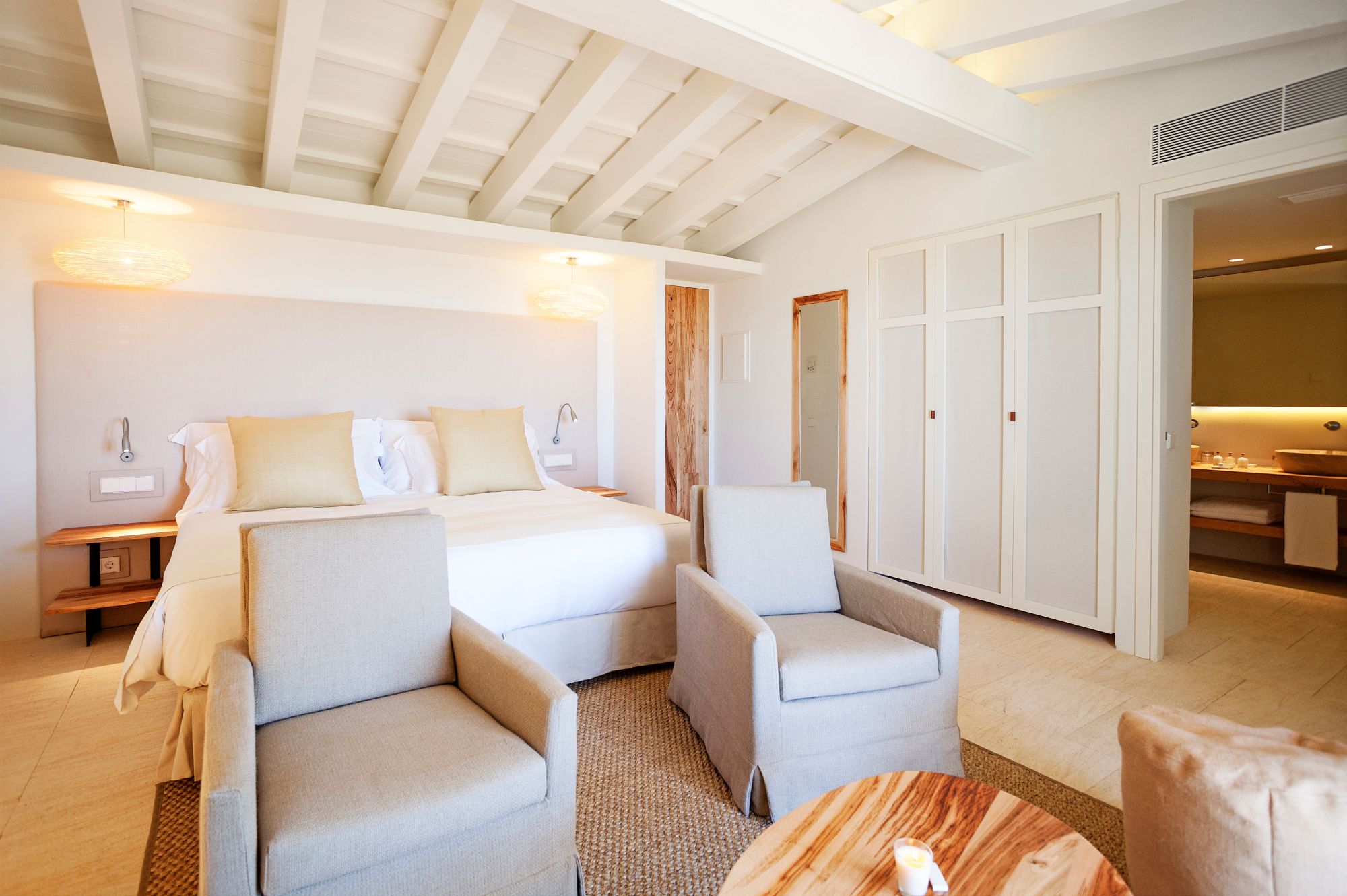 A double bedroom in Hotel Torralbenc, Spain