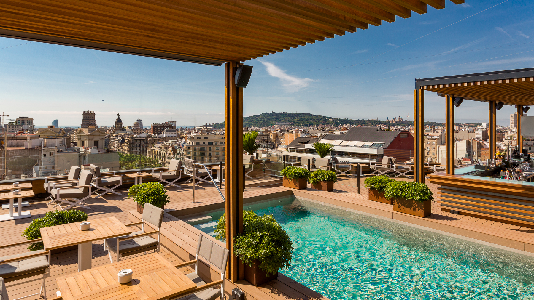 Rooftop swimming pool at the Majestic Hotel & Spa in Barcelona