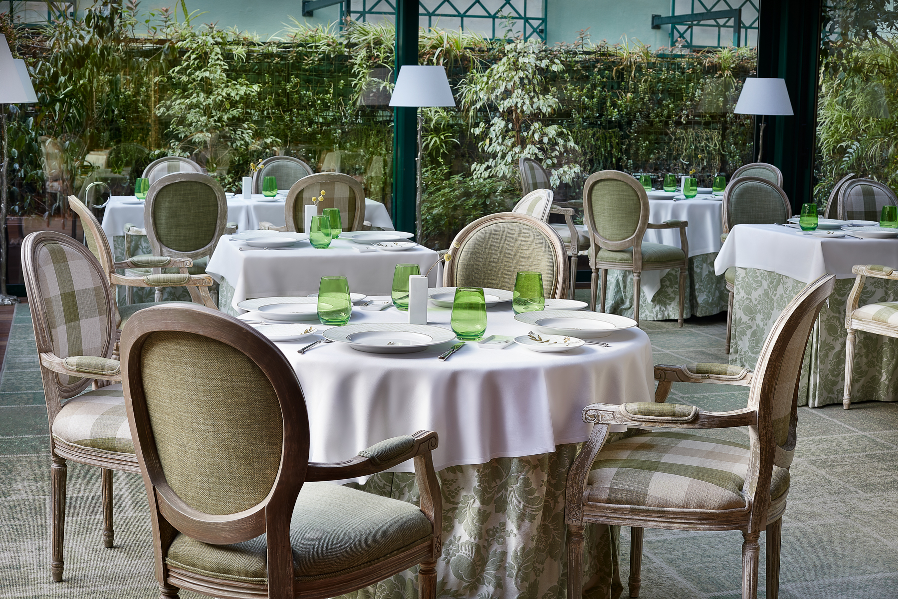 Outdoor dining table at the Majestic Hotel & Spa in Barcelona