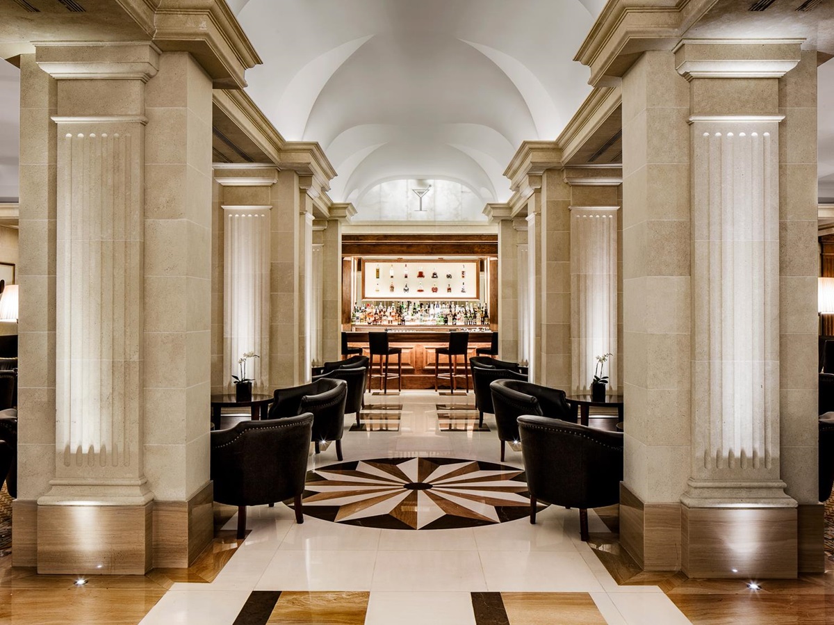 Bar and lobby area at the Majestic Hotel & Spa in Barcelona