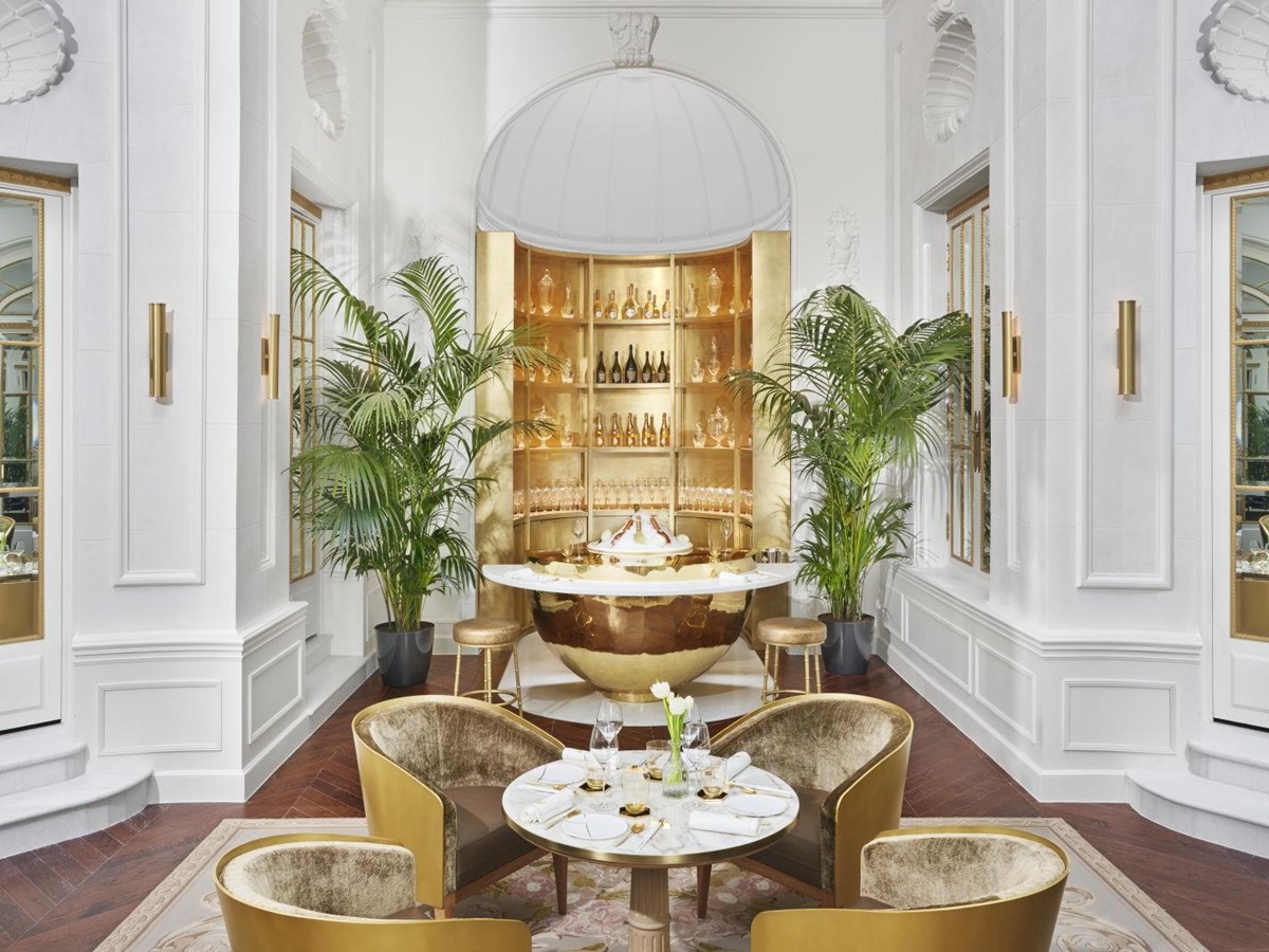 Golden champagne bar at luxury hotel Mandarin Oriental Ritz Madrid