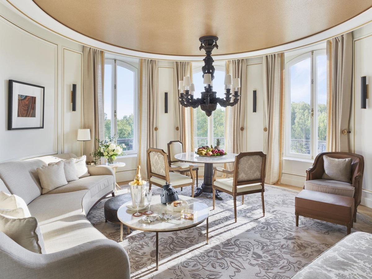 Living and dining room of a Turret Suite at luxury hotel Mandarin Oriental Ritz Madrid