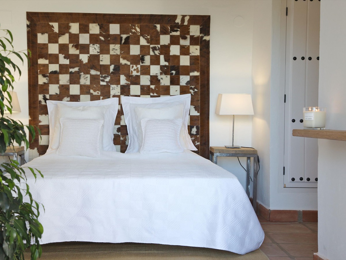 A double bedroom of El Refugio, Andalucia