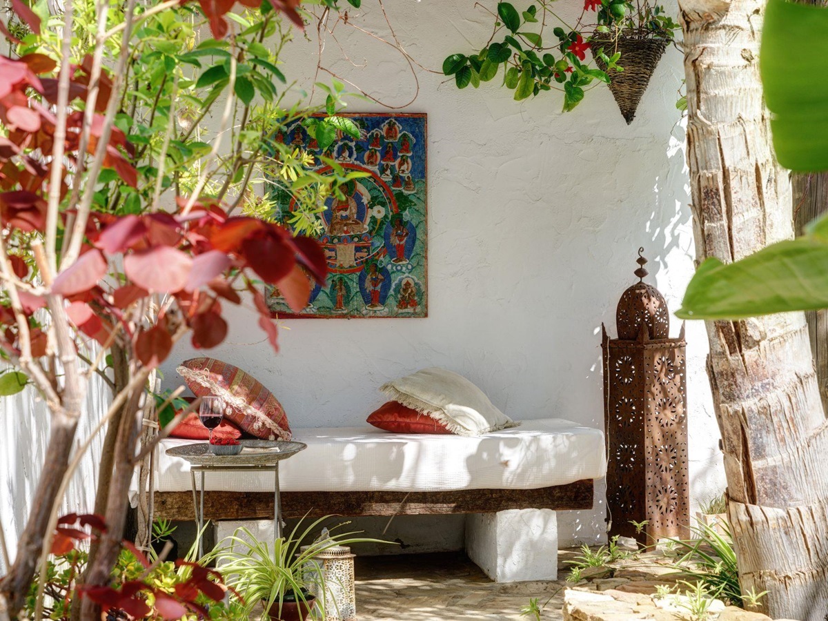 Outdoor seating at El Refugio