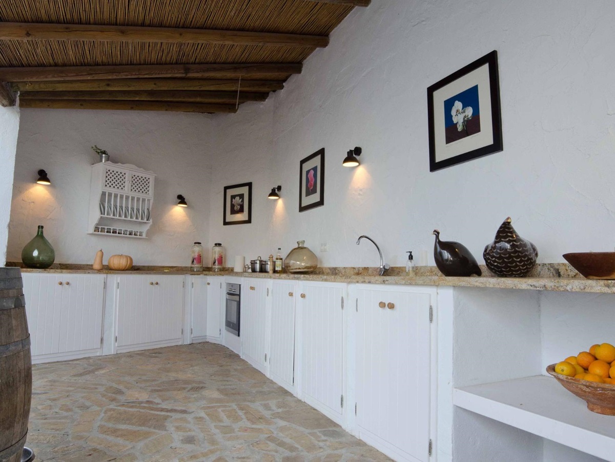 Outdoor kitchen at El Refugio