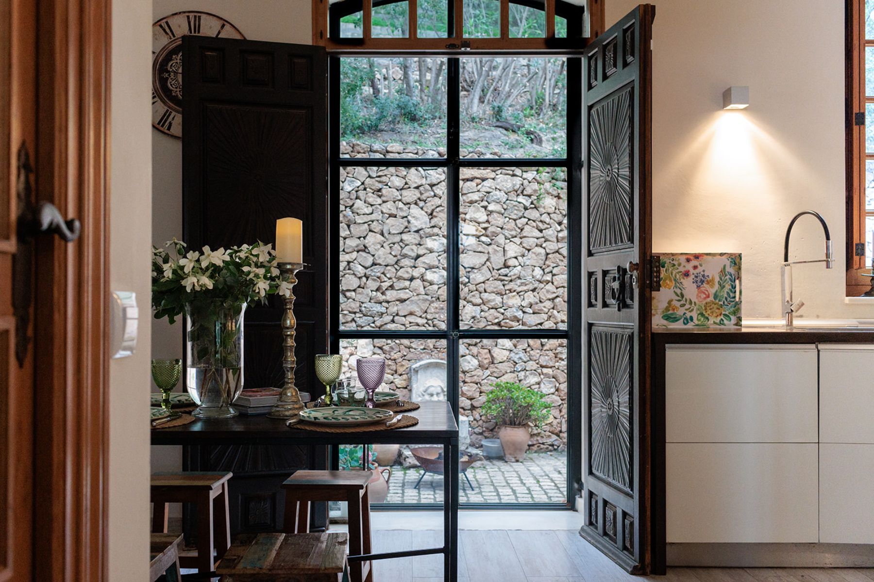 Kitchen and entrance to terrace at Finca Jardin Bonito, Andalucia