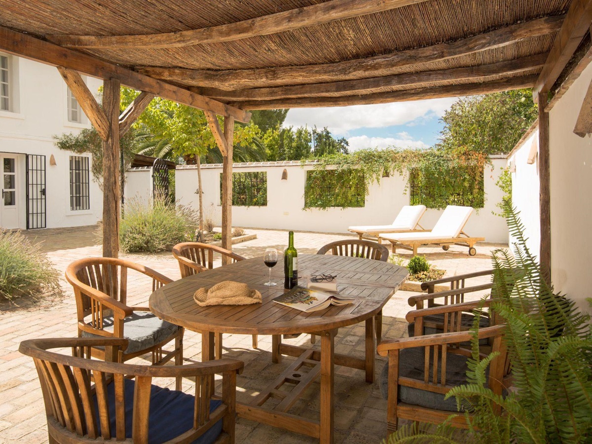 Courtyard at La Huerte el Noque
