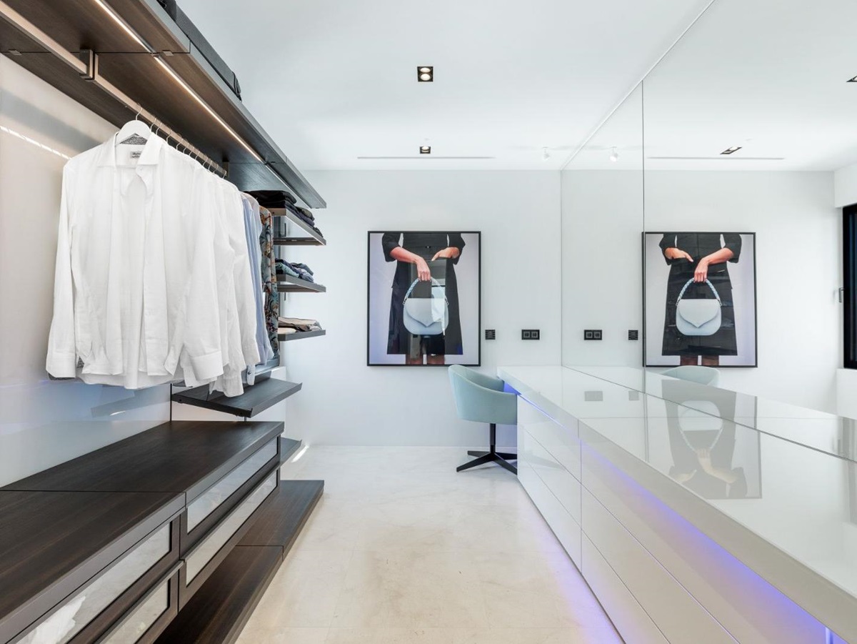 Walk in Wardrobe at Can Nemo in Ibiza