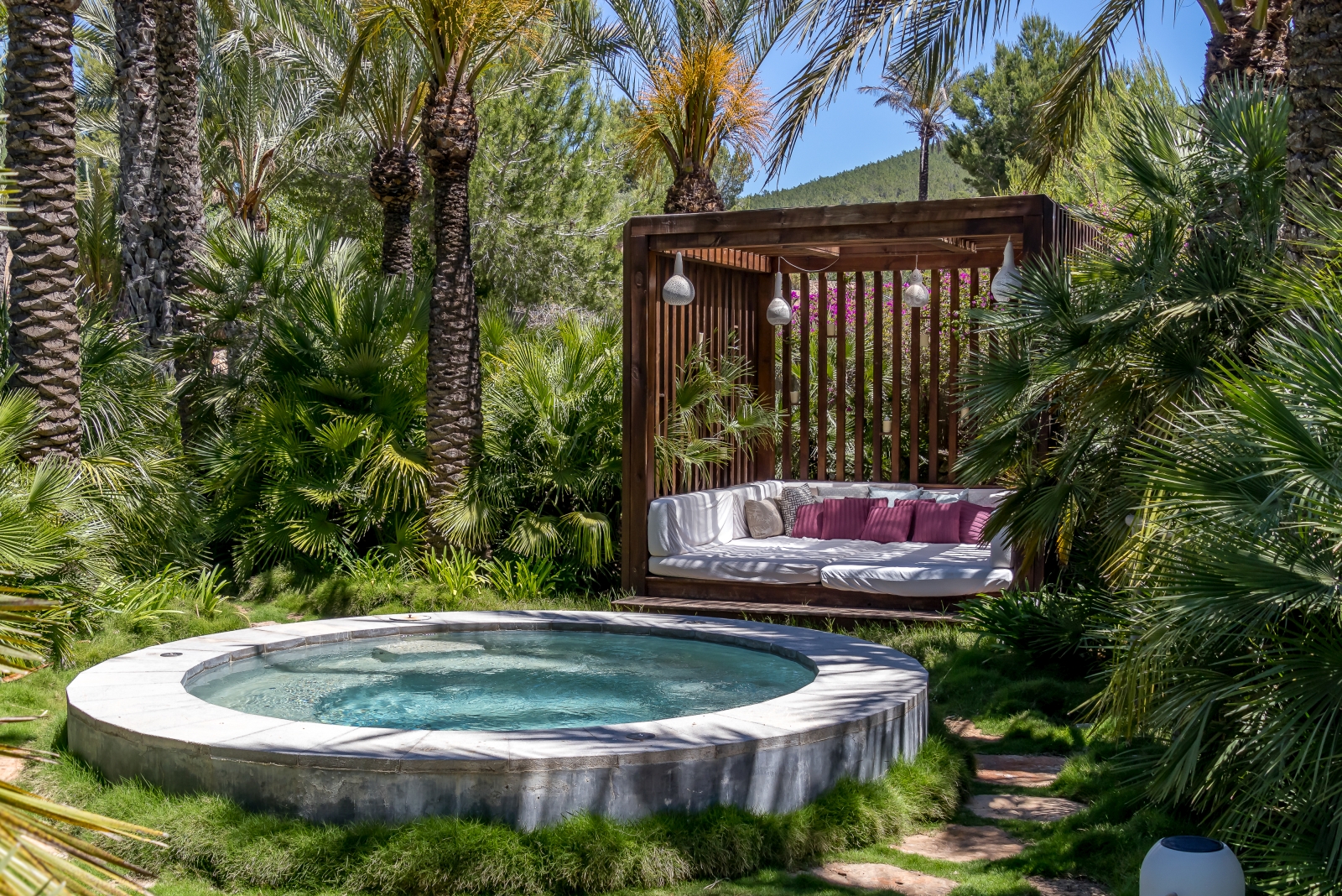 Secluded Jacuzzi with cozy pool cabana