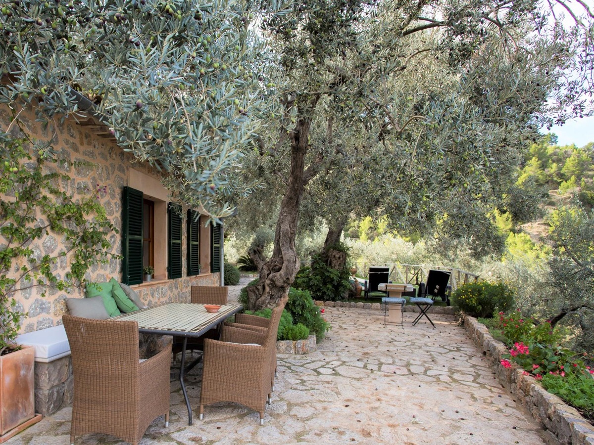 Outdoor seating at Can Olivia