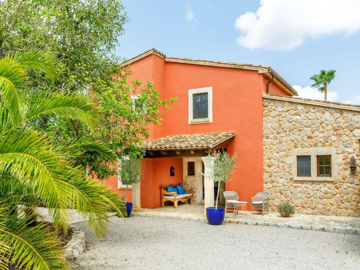 Entrance of Can Suelo in Mallorca