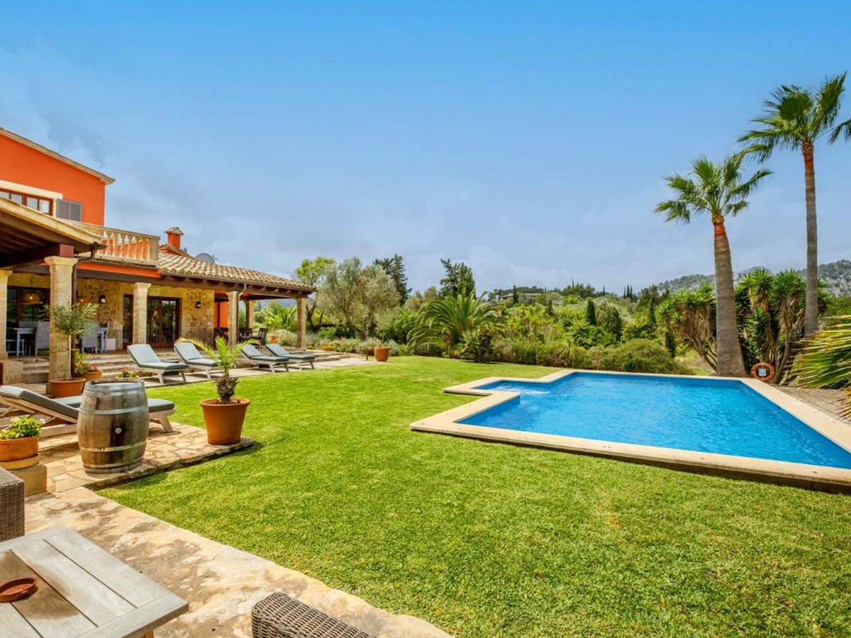 Pool and gardens at Can Suelo