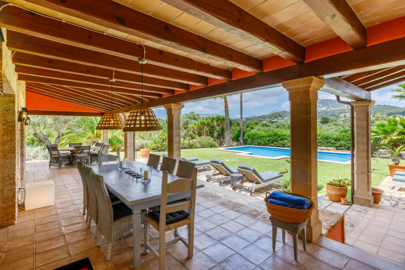 Outdoor dining at Can Suelo