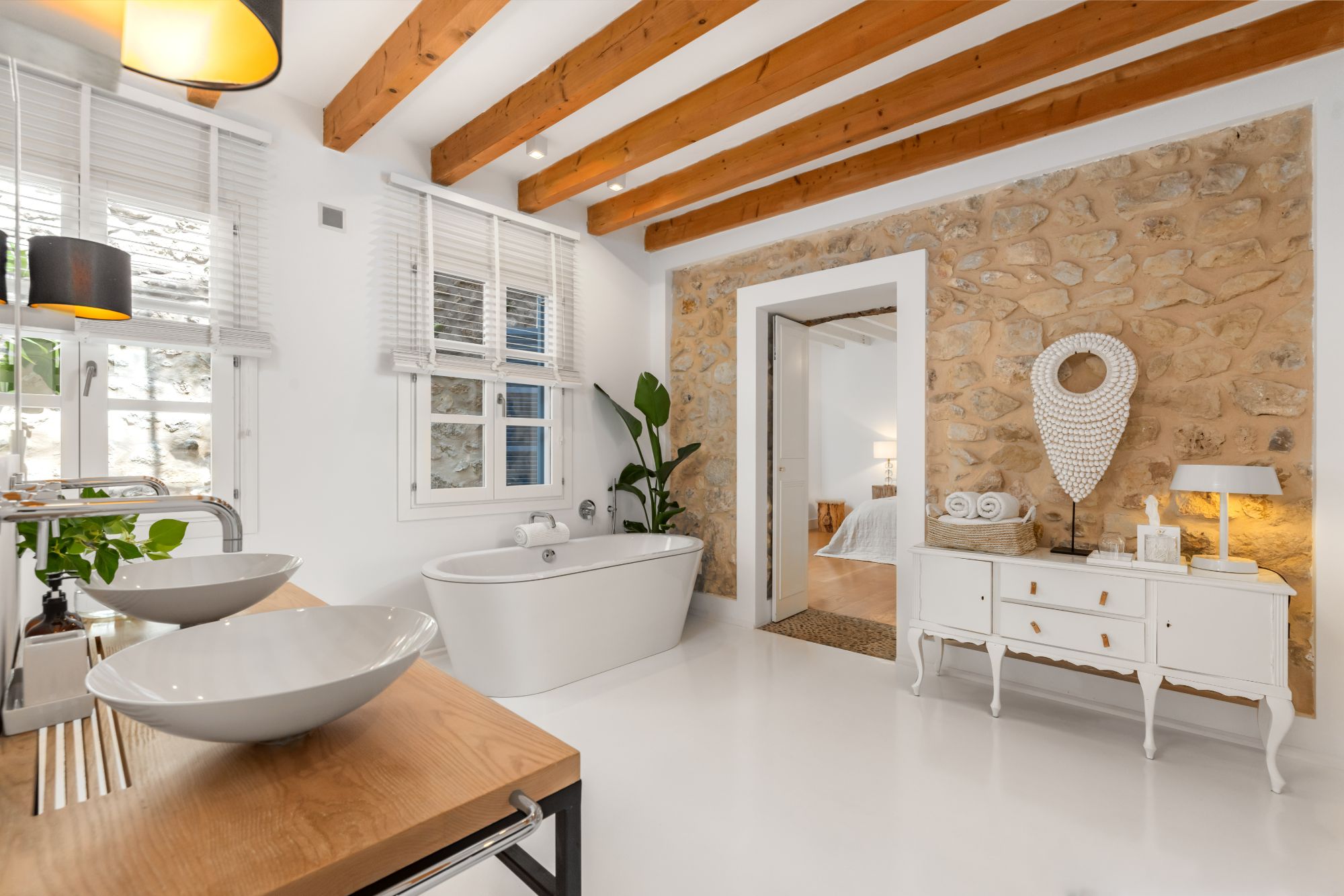 Bathroom with bathtub at Casa Blanca