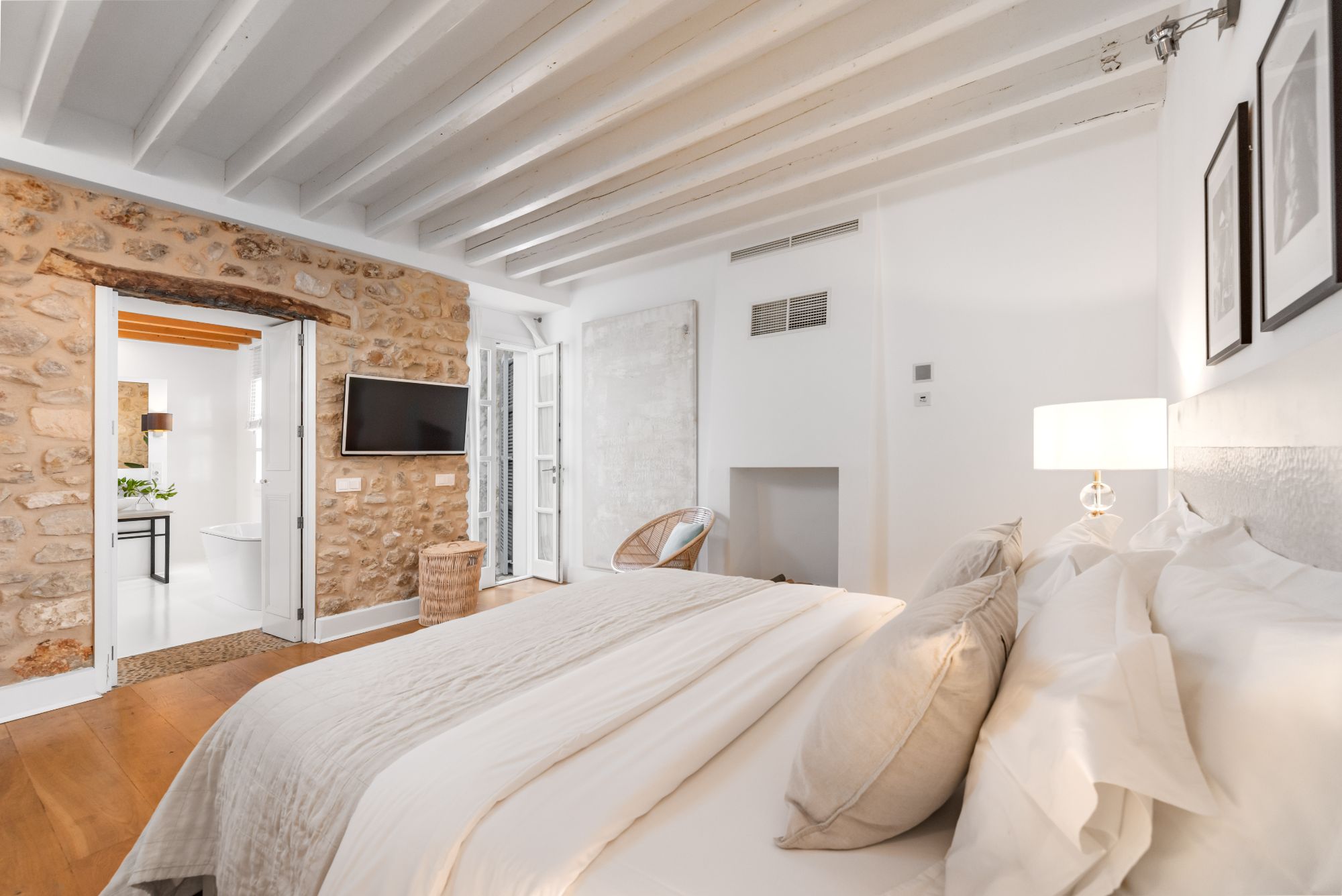 Double bedroom at Casa Blanca