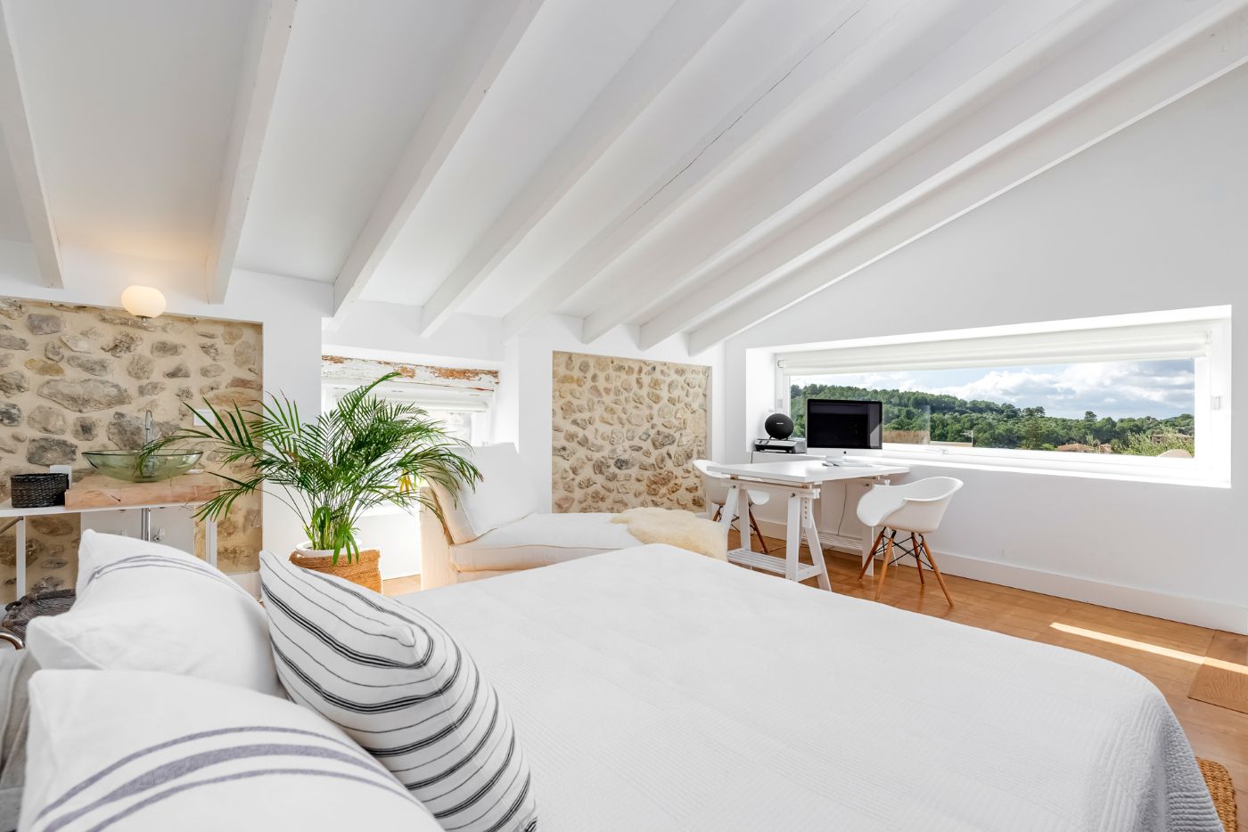 Double bedroom at Casa Blanca