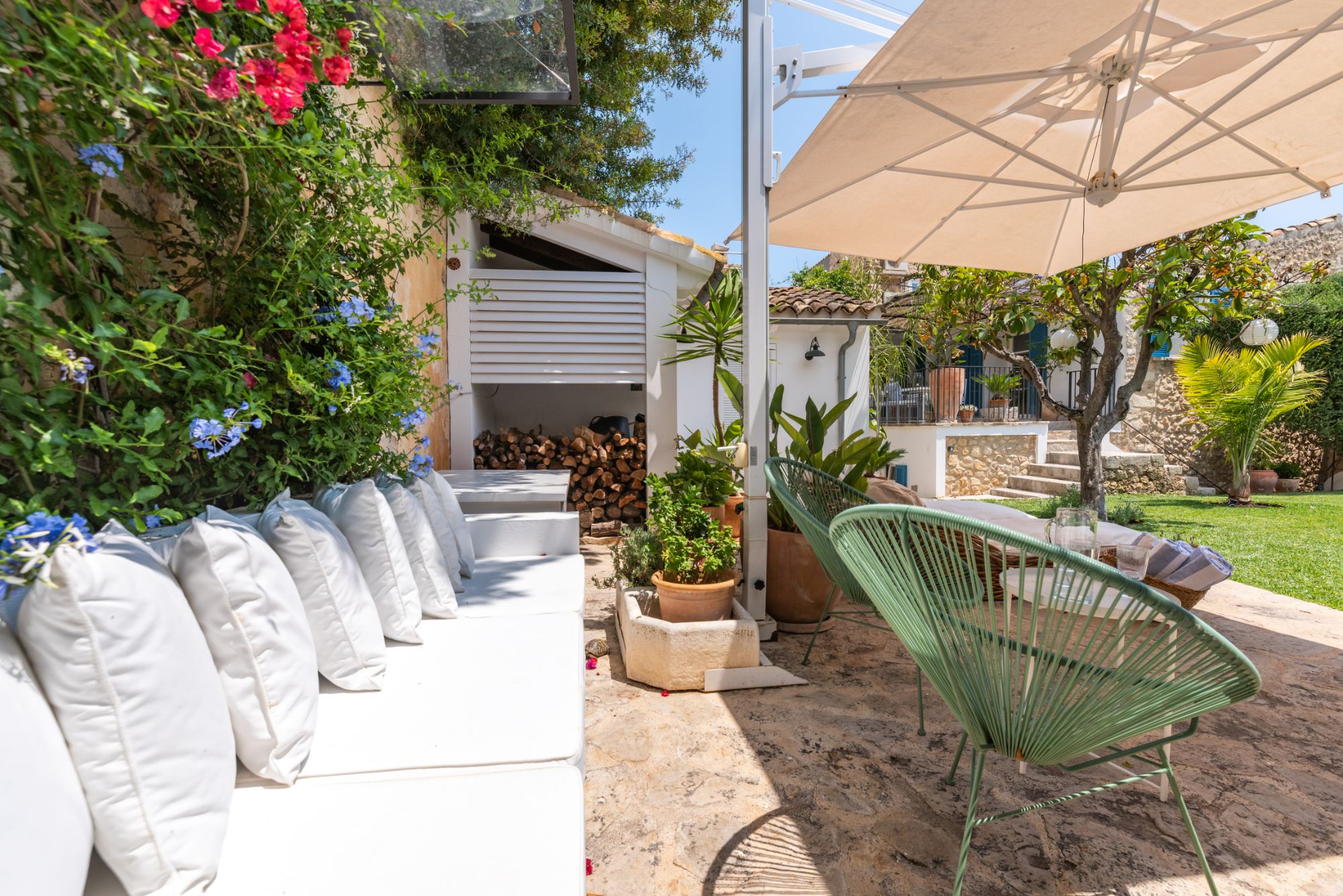 Outdoor seating at Casa Blanca