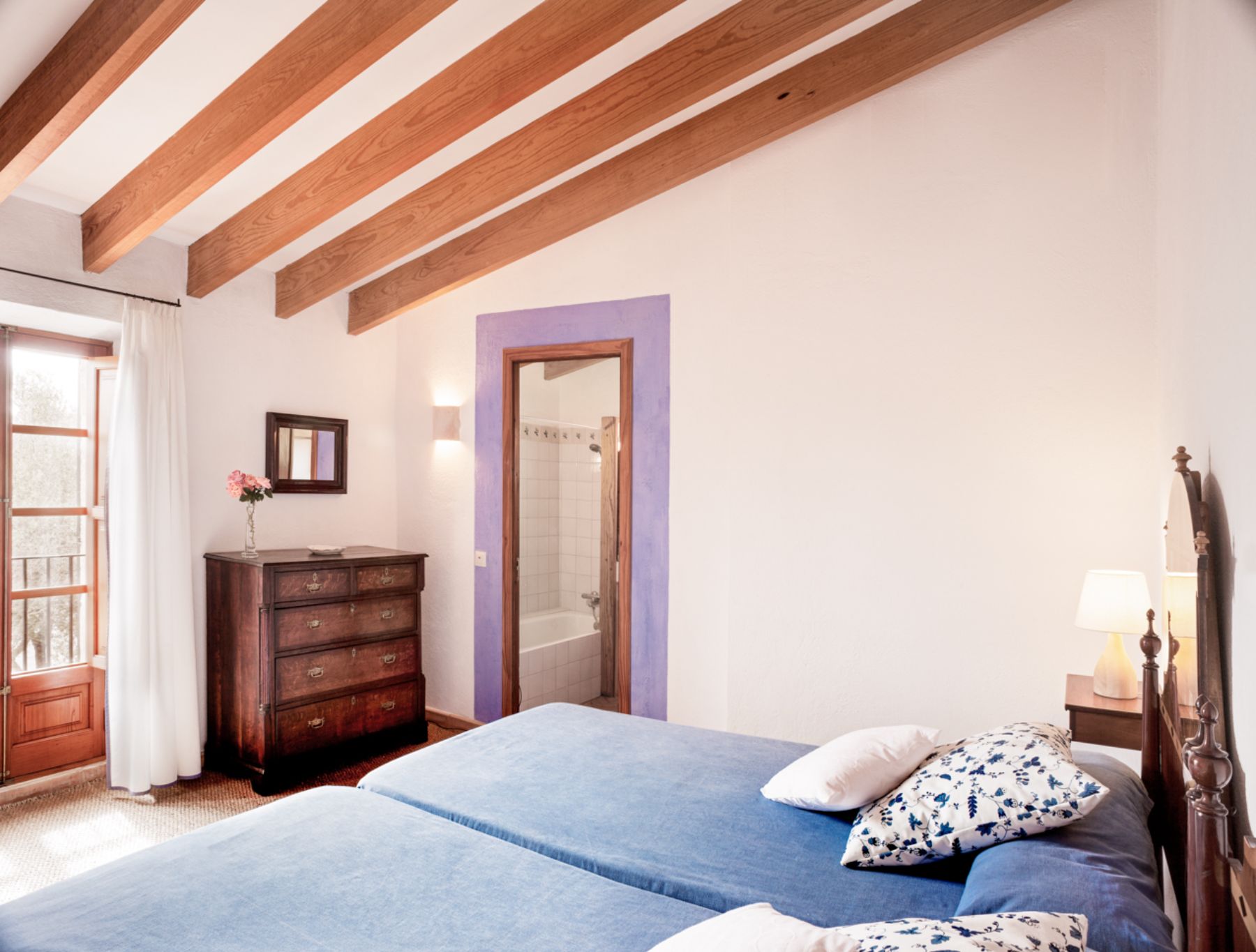 Twin bedroom at Casa Jardin Bella, Mallorca