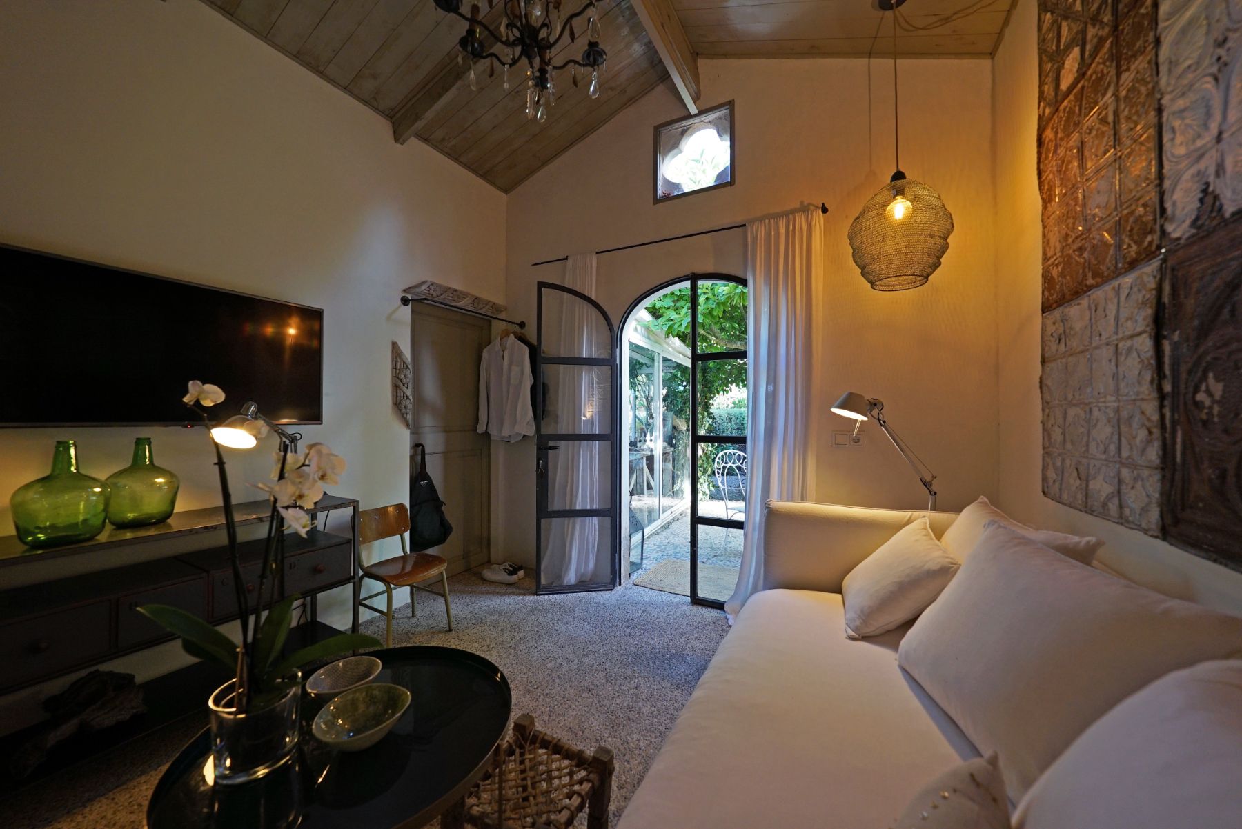Entrance with seating at Casa Serenidad, Mallorca