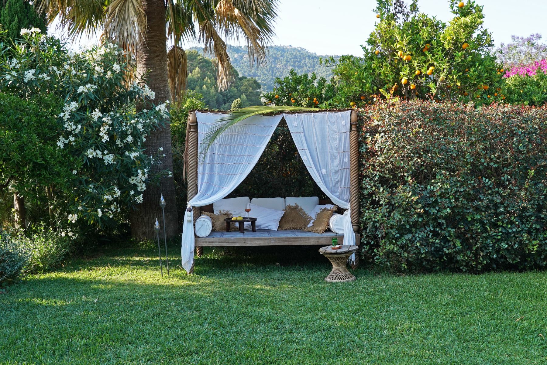 Garden with seating at Casa Serenidad, Mallorca