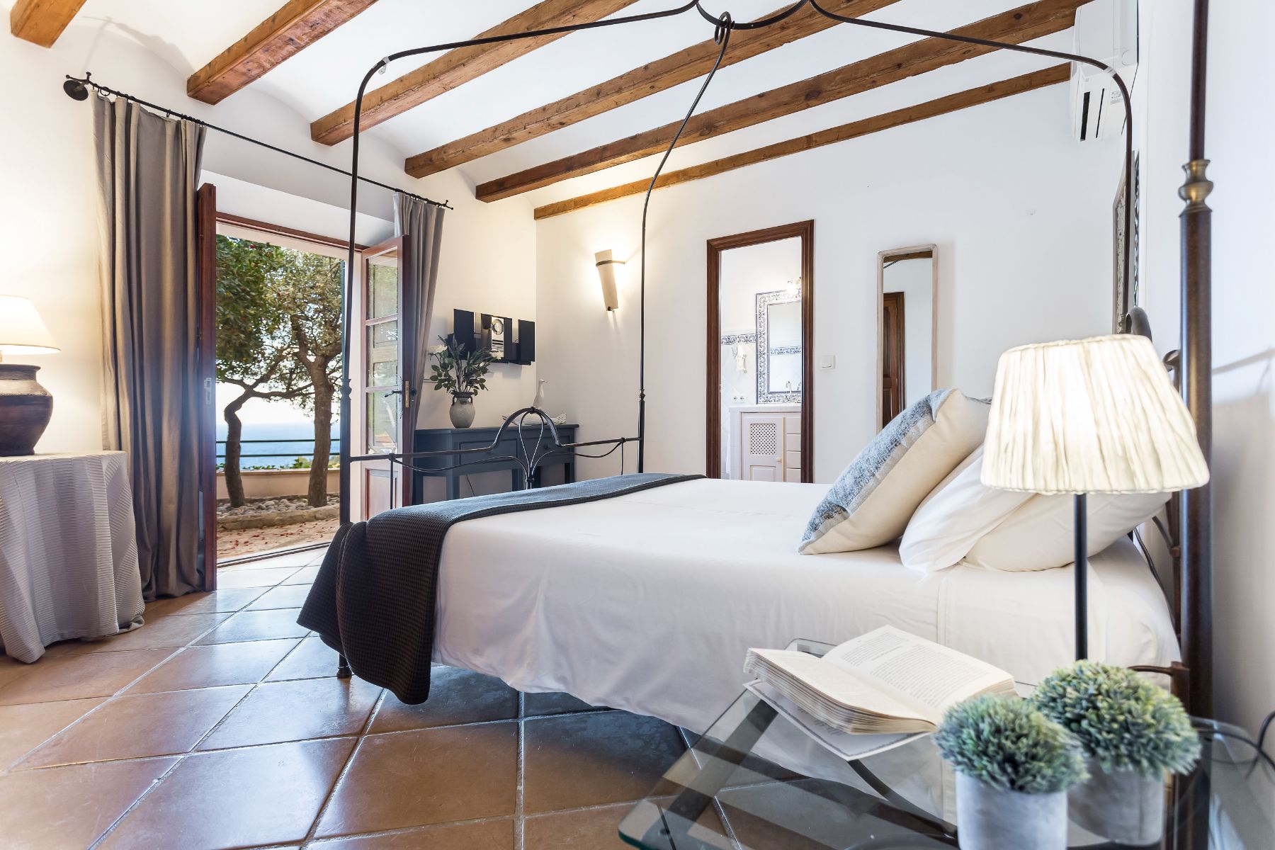 Double bedroom with terrace at Casa Serra, Mallorca