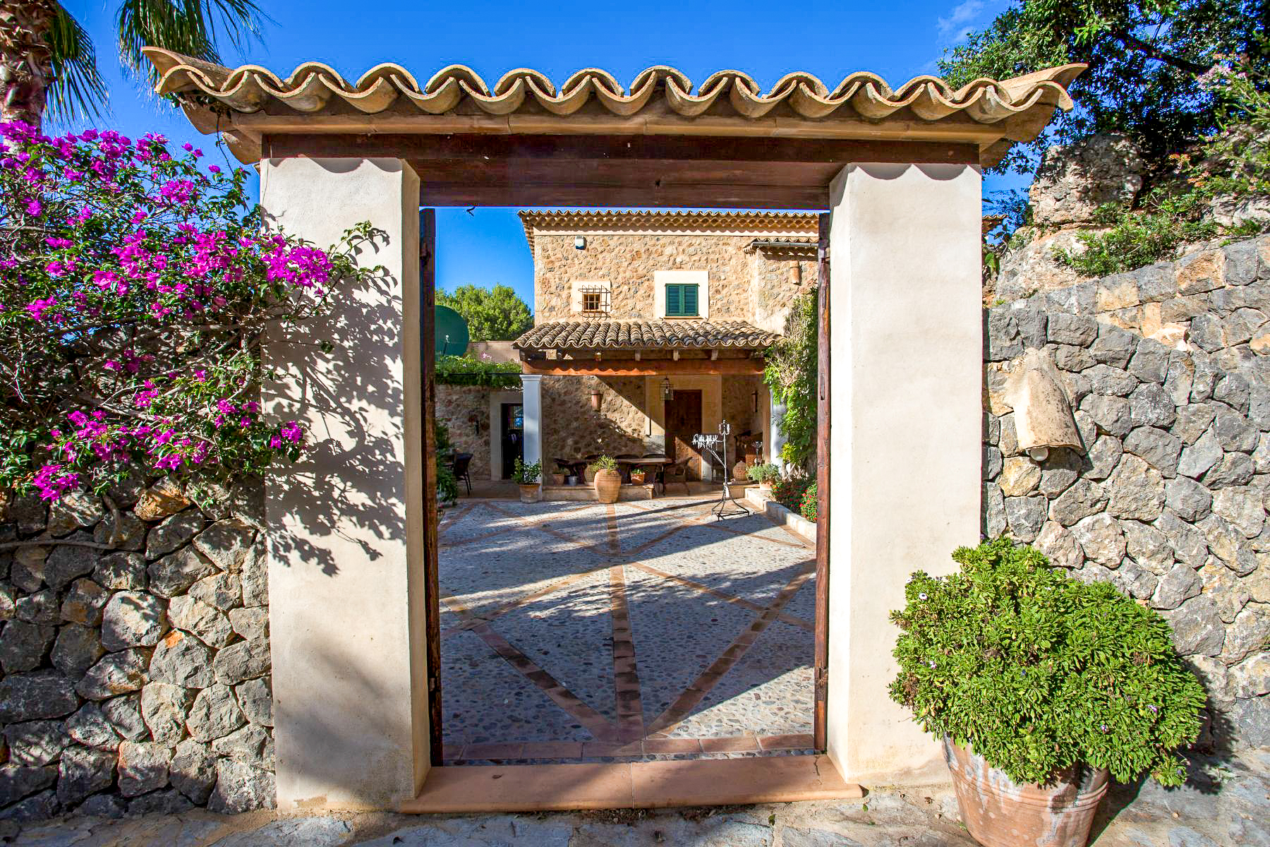 Entrance to terrace at Casa Serra, Mallorca