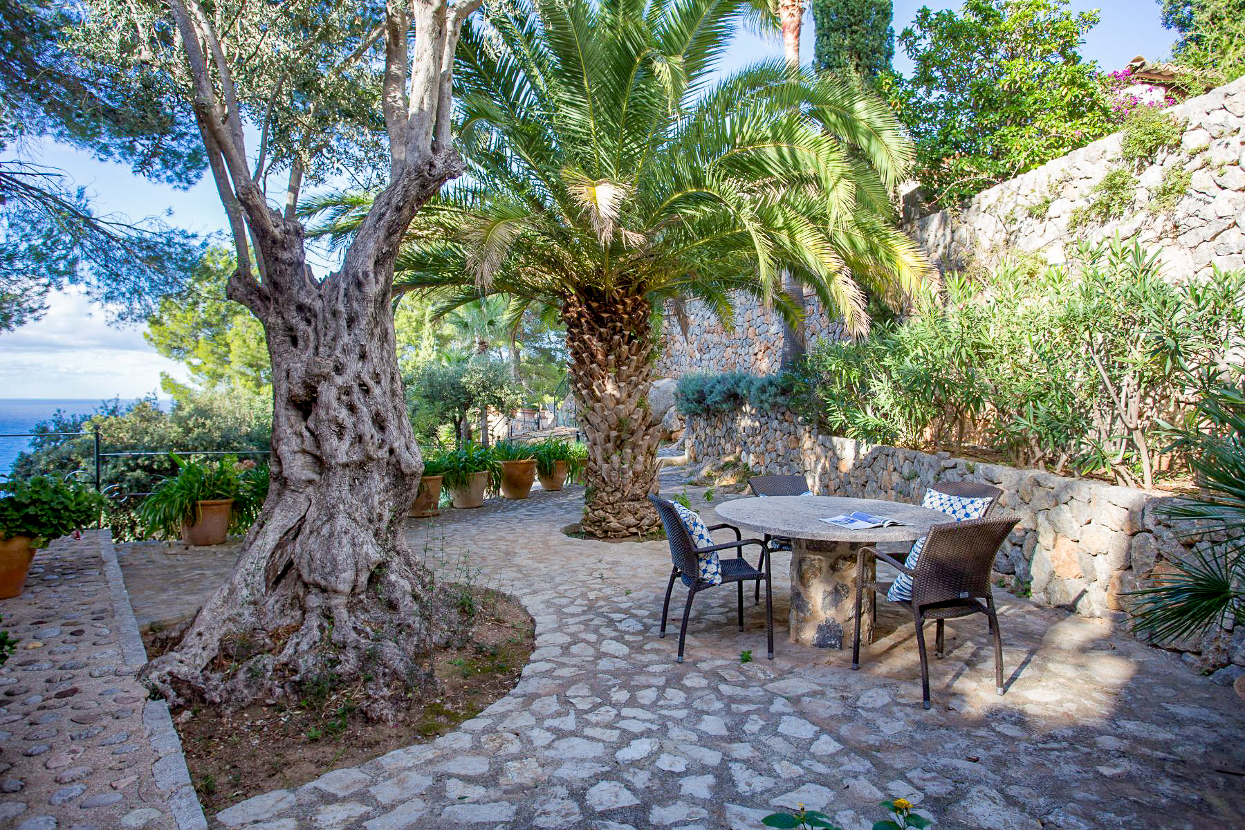 Garden with seating at Casa Serra, Mallorca