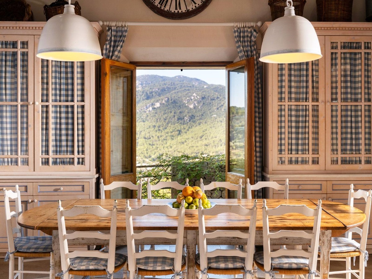 Dining room at Finca Olivera, Mallorca