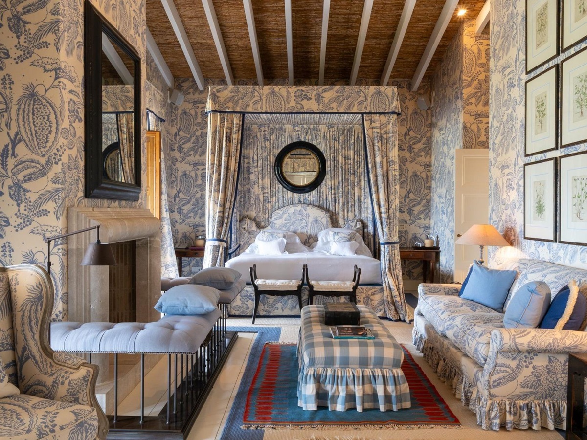 Master bedroom at Finca Olivera, Mallorca