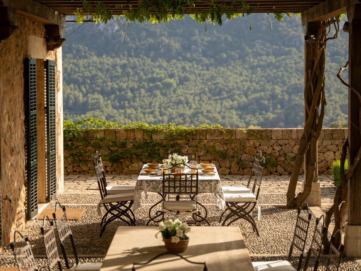 Dining terrace at Finca Olivera, Mallorca