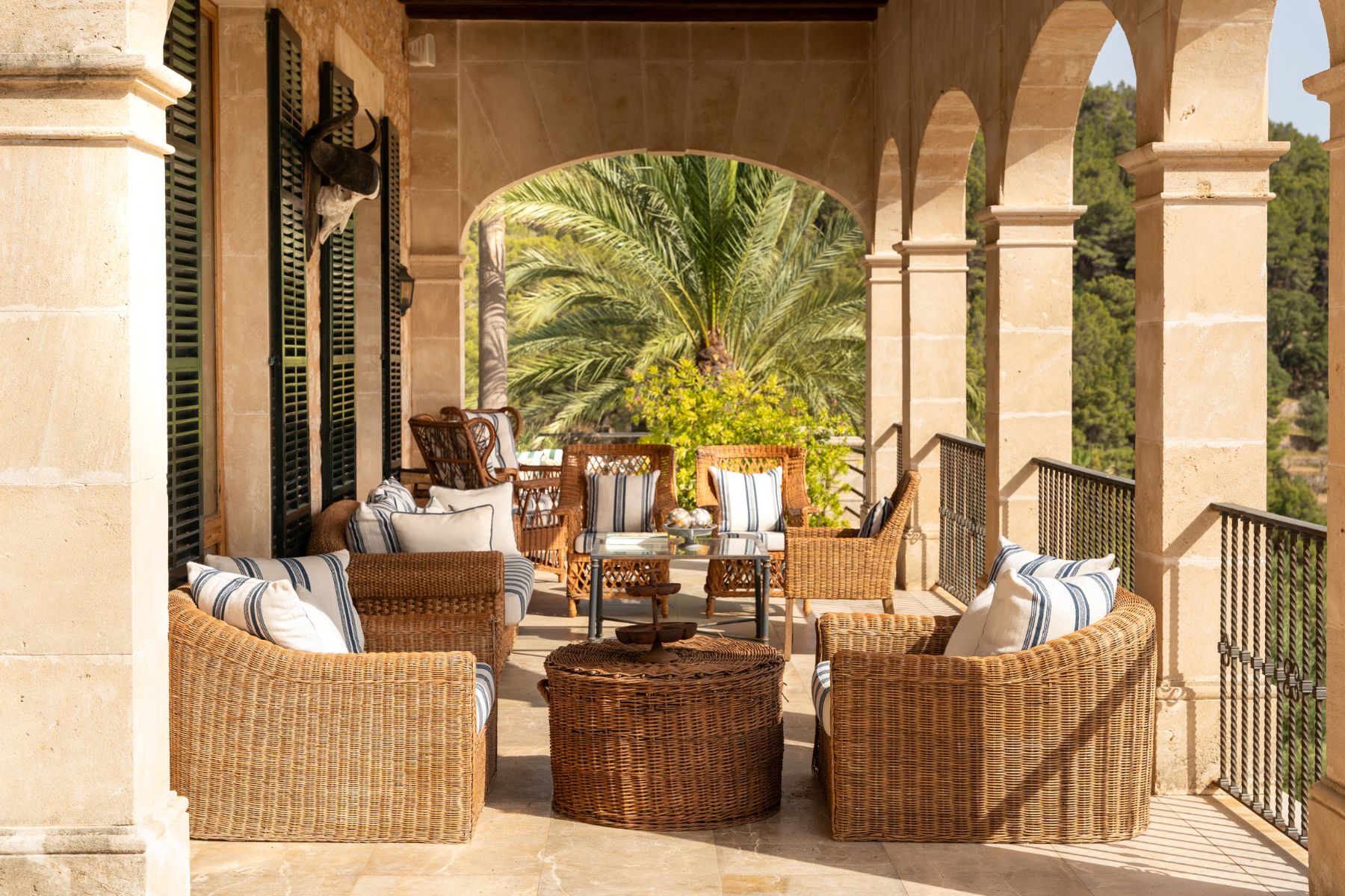 Terrace with seating at Finca Olivera, Mallorca