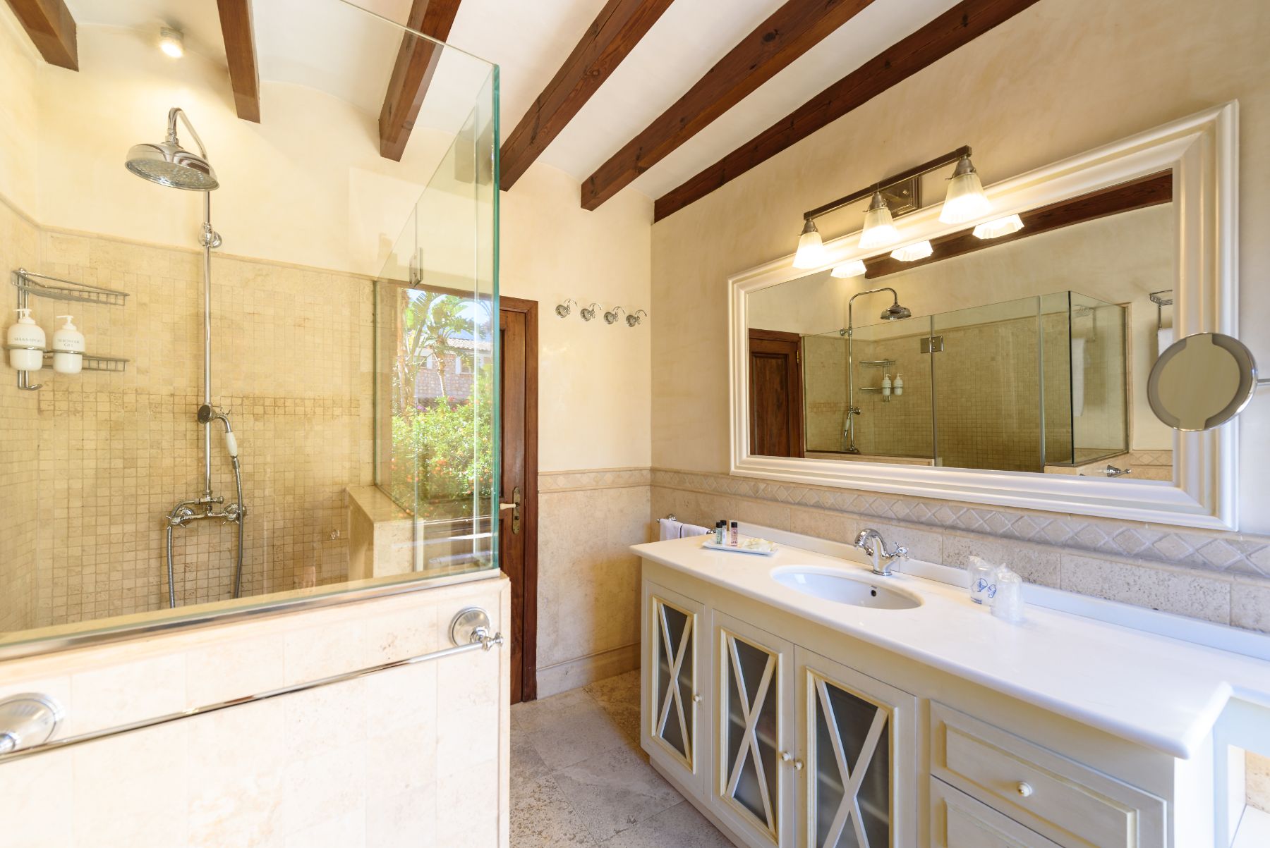 Bathroom with shower at Finca Paraiso, Mallorca