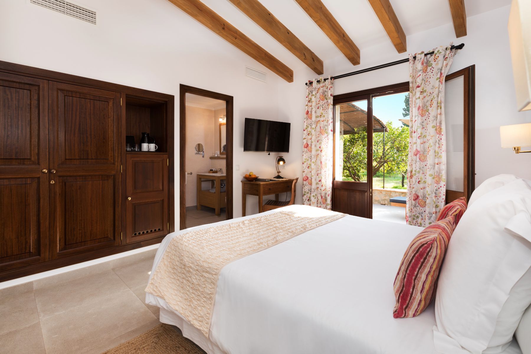 Double bedroom at Finca Paraiso, Mallorca