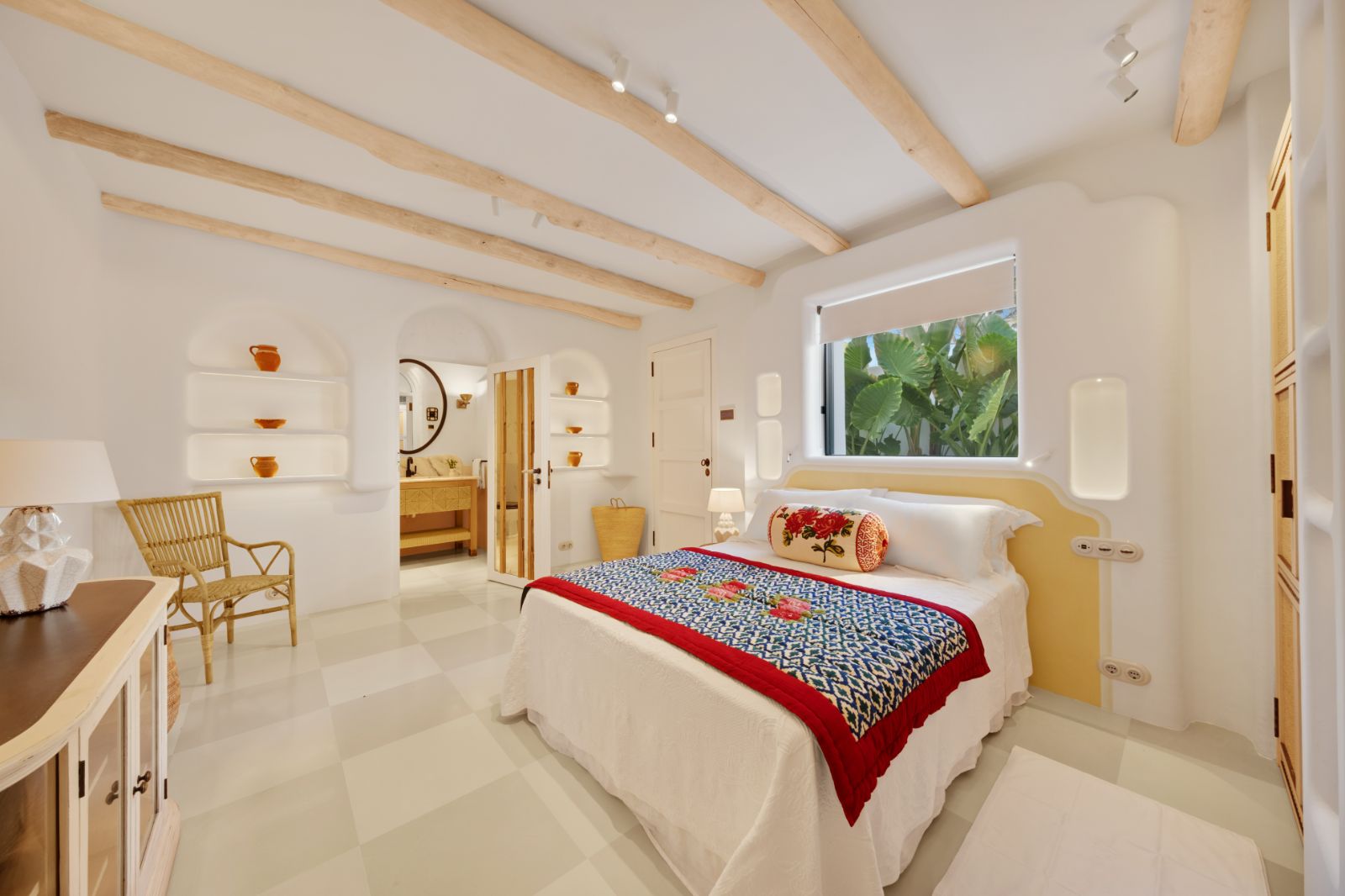 Double bedroom with ensuite at luxury villa Sa Font in Mallorca