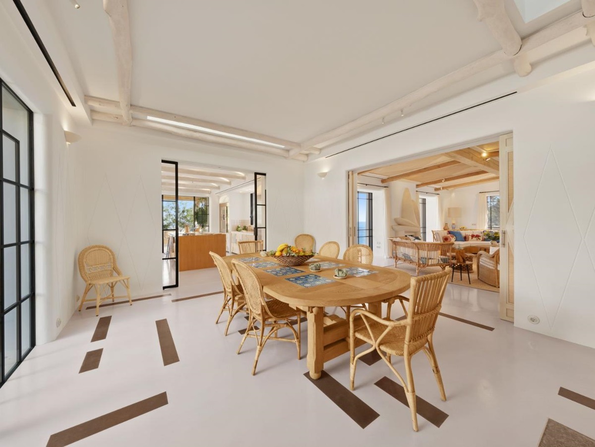 The dining room at villa Sa Font in Mallorca