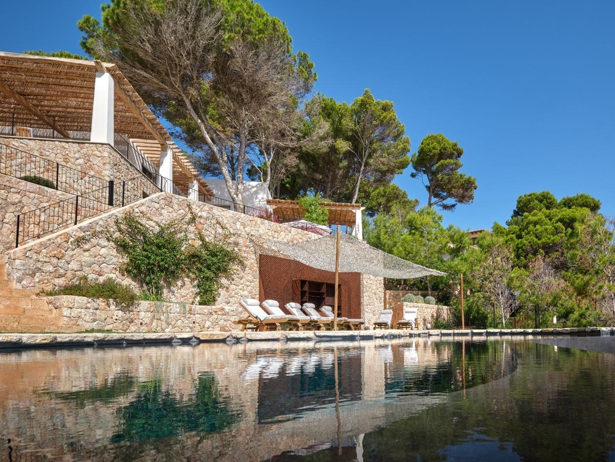 The swimming pool at Sa Font