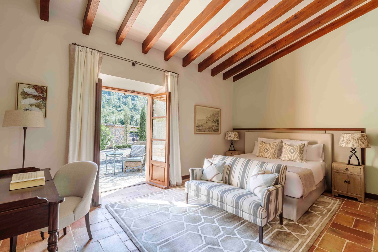 sa-terra-rotja-mallorca-bedroom-1