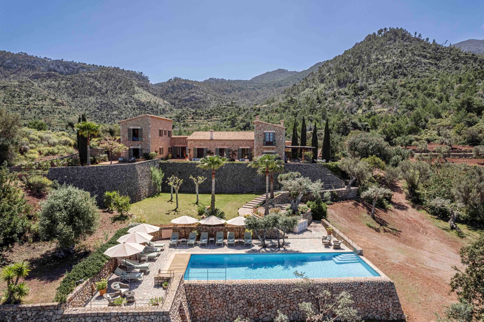 sa-terra-rotja-mallorca-exterior-pool