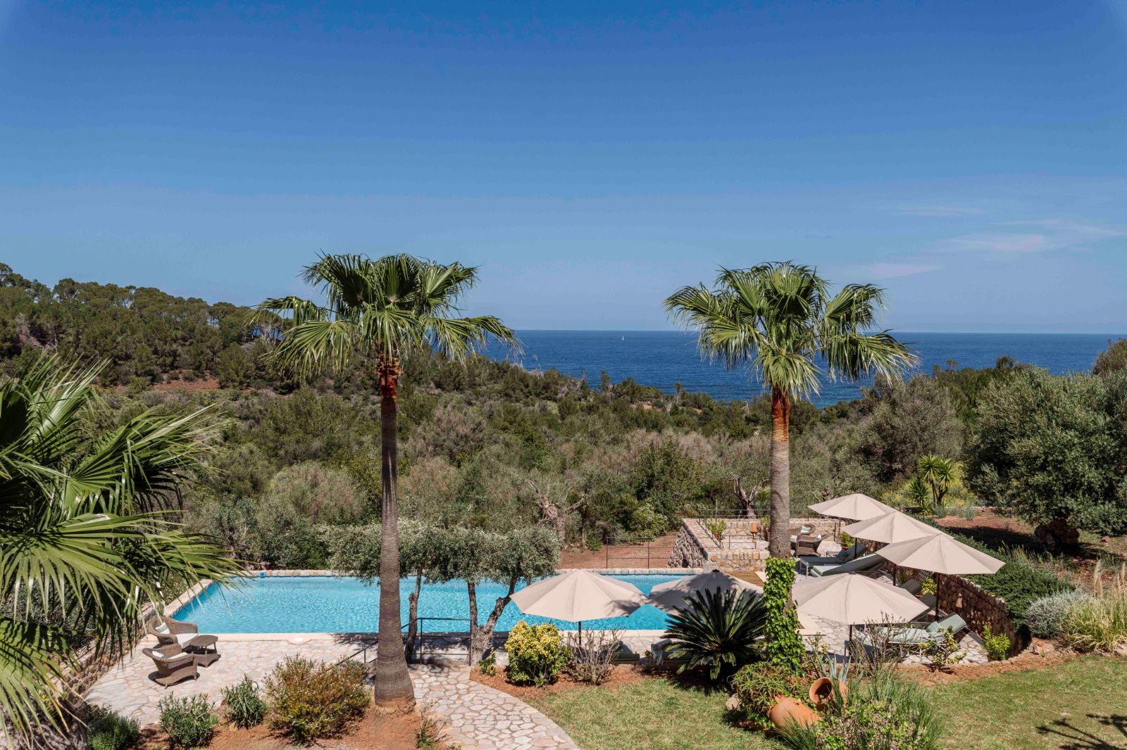 sa-terra-rotja-mallorca-pool-sea