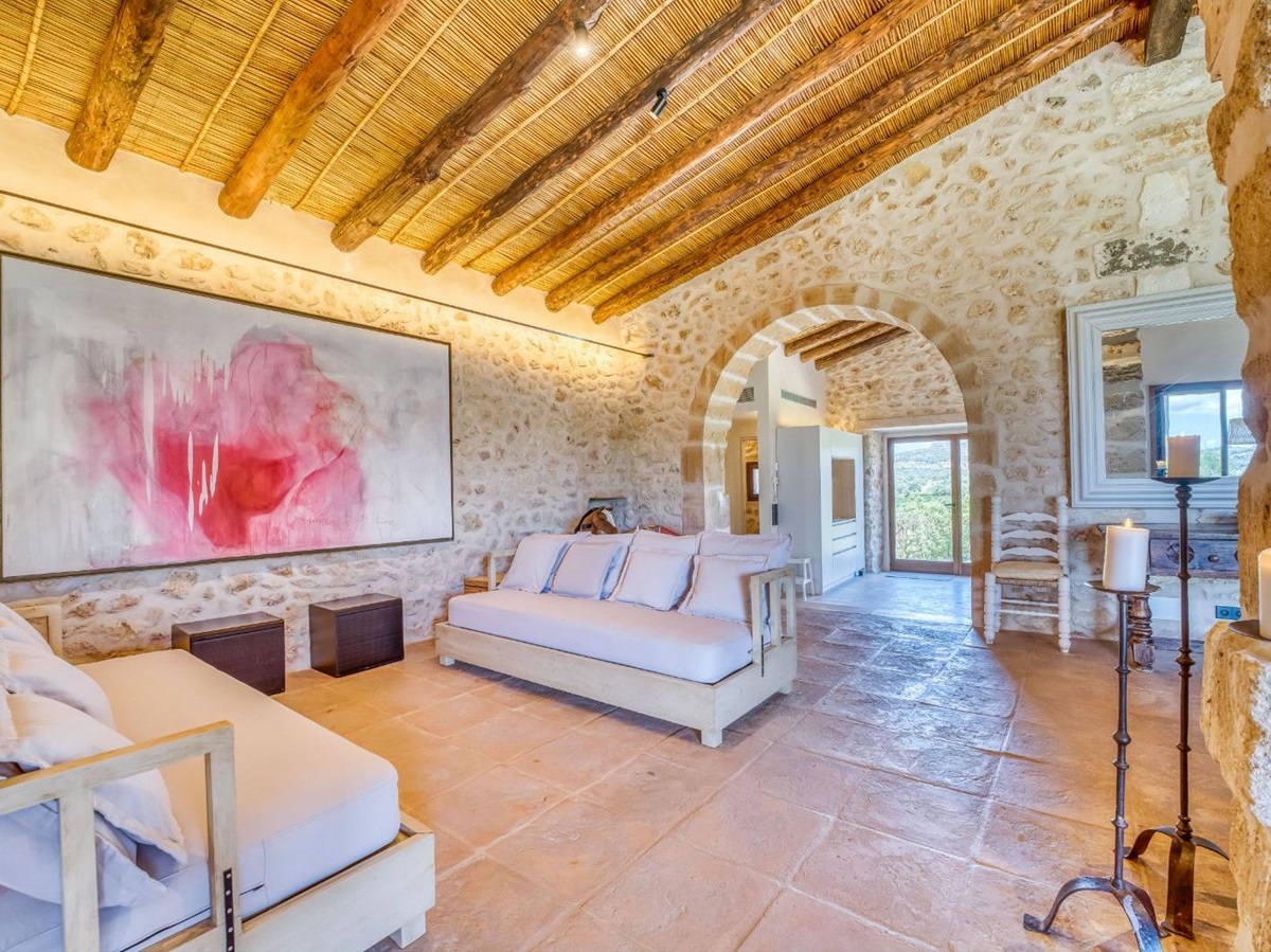 san-lorenzo-mallorca-sitting-room-1
